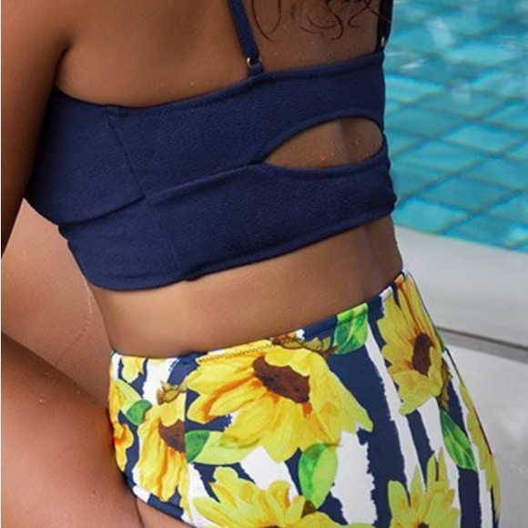 Navy Knotted Cutout Reversible Bikini - Picture 6 of 11